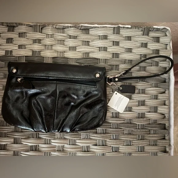 NWT Coach Black Patent Leather Wristlet Clutch Bag w/ Card Slots & Blue Lining - Picture 6 of 11